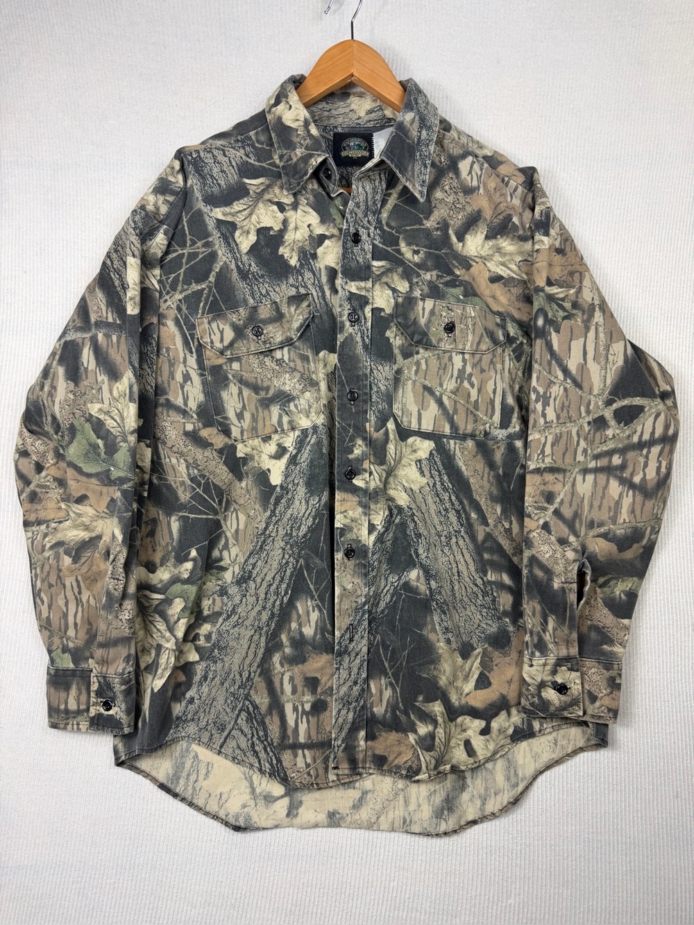 Vtg Wolf Mountain Huntingwear Mossy Oak Camo Button Front Hunting Shirt Men’s XL